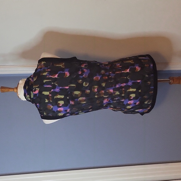 CAbi 3077 Flaunt Faux Painterly Wrap Top Sleeveless Black Draping Medium - Picture 5 of 6